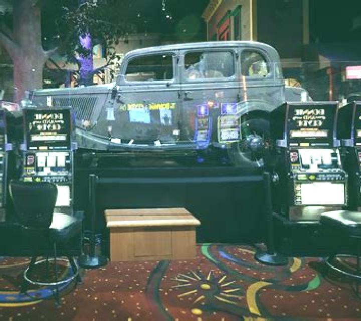 Bonnie & Clyde (Red Rake) slot machine