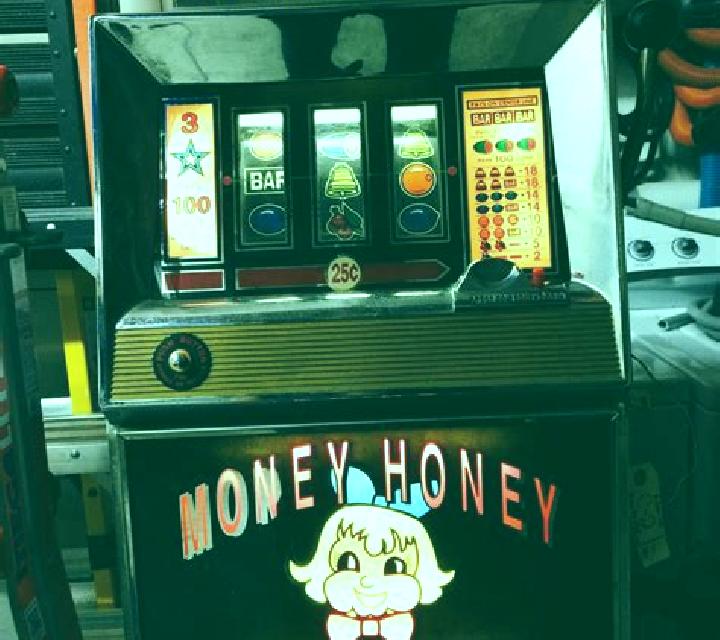 Boom Honey slot machine