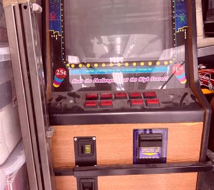 Broadway Pigeon slot machine