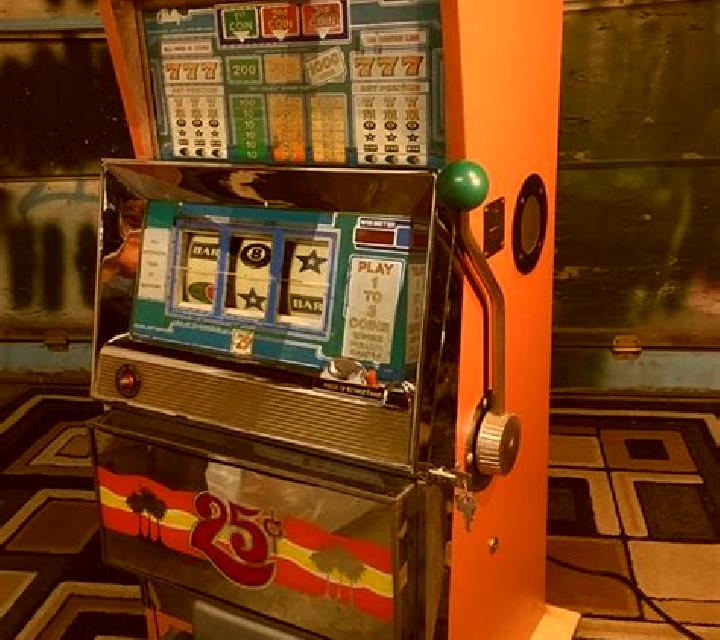 Burlesque (40) slot machine