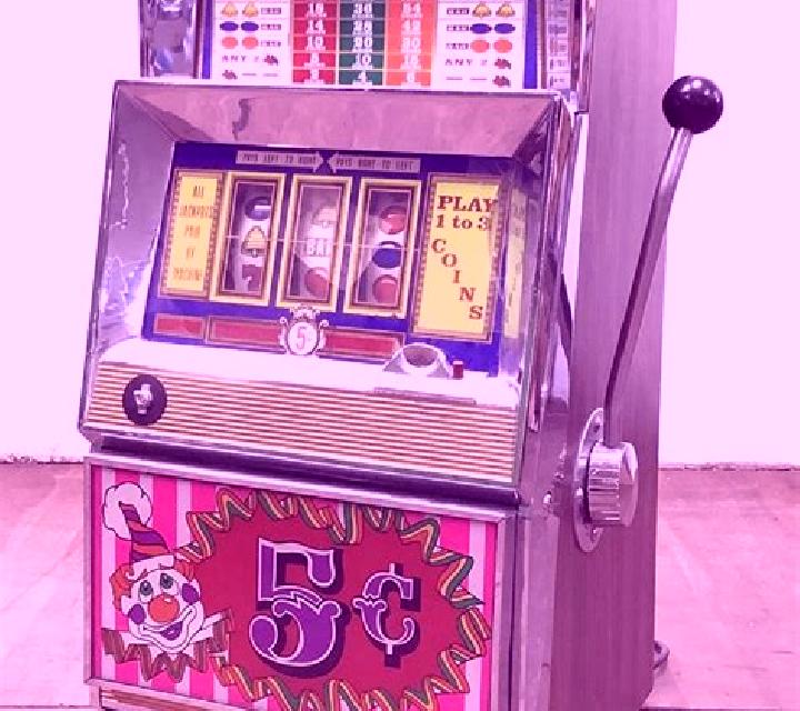 Bursting Crowns 5 slot machine