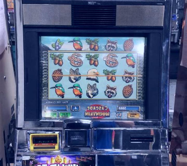 Cakeshop Cascade slot machine