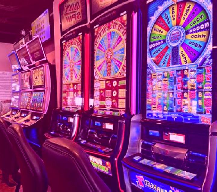 Casino War Multihand slot machine