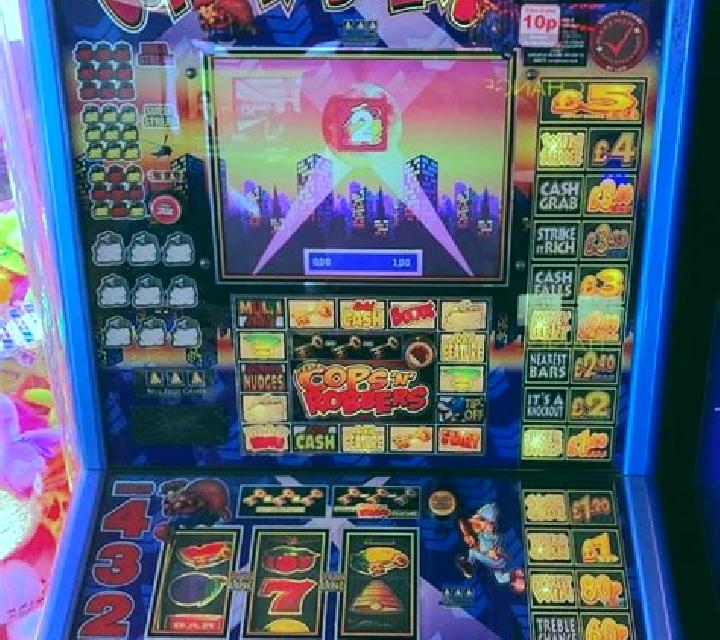 Catch The Robbers slot game