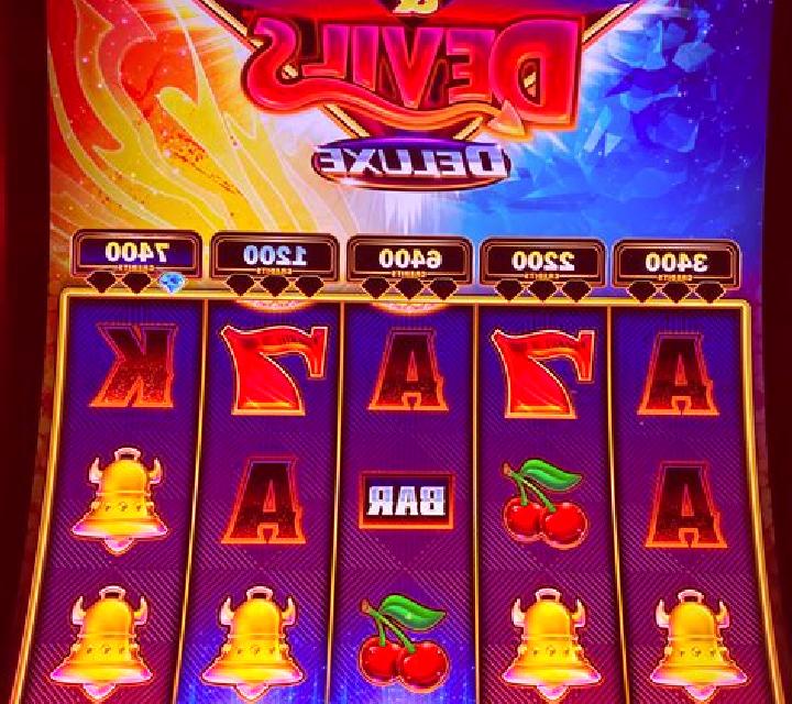 Centurion Diamonds slot machine