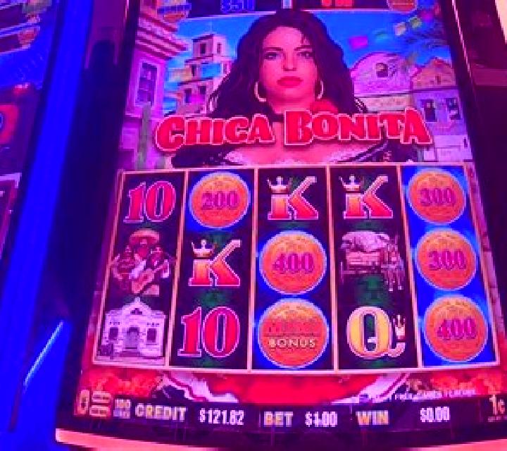 Chica Bonita Dice slot machine