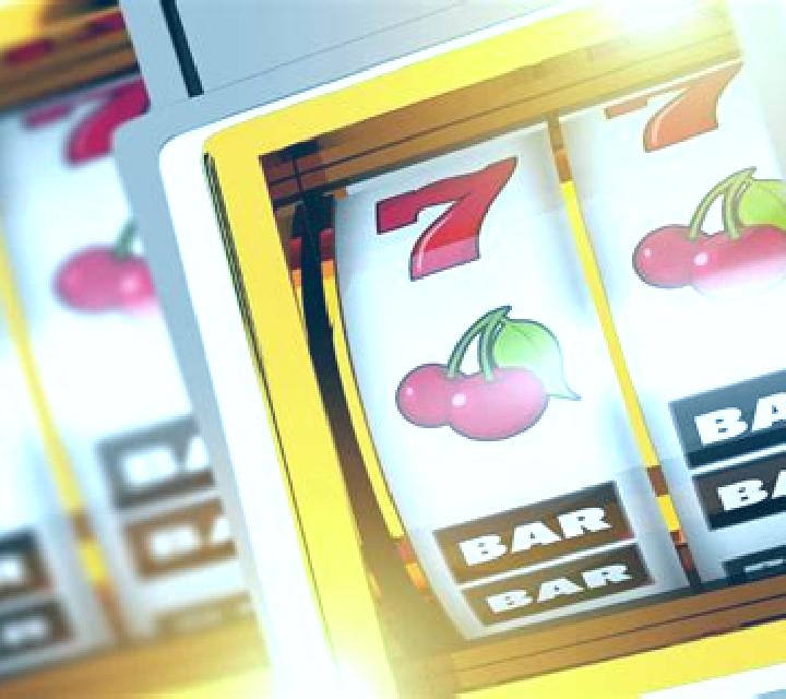 Chick or Crack slot machine