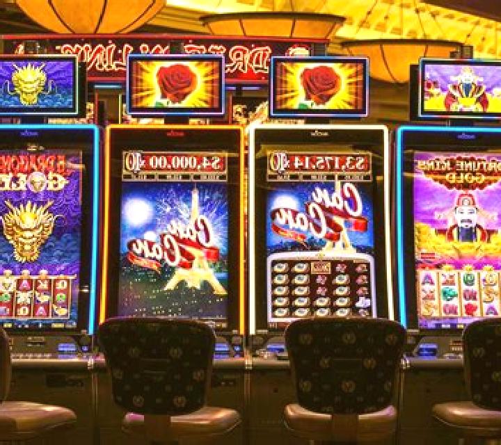 Chicks In Vegas slot machine