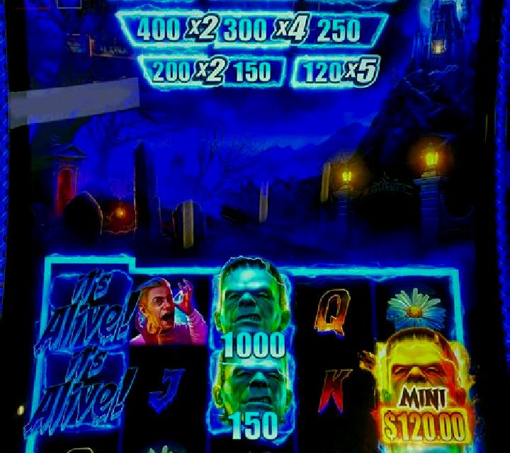 Chrono Cats Club slot machine