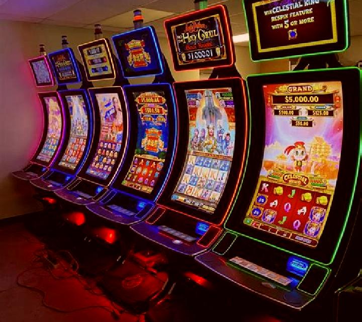 Cinema (Capecod Gaming) slot machine