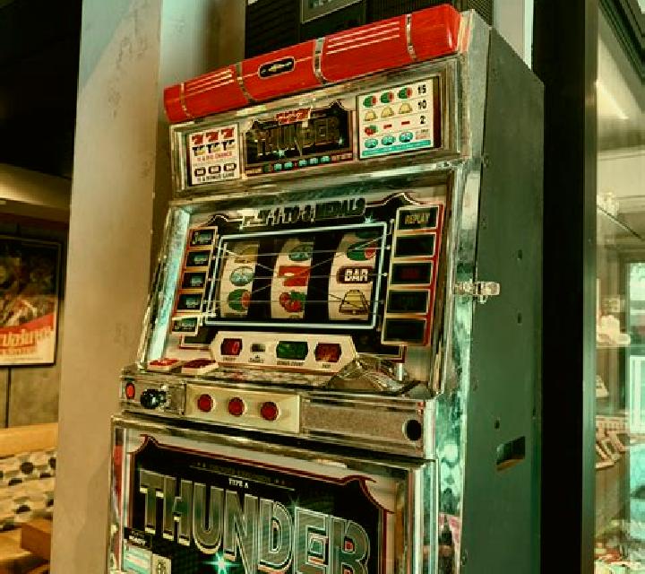 Cinema Classics slot machine