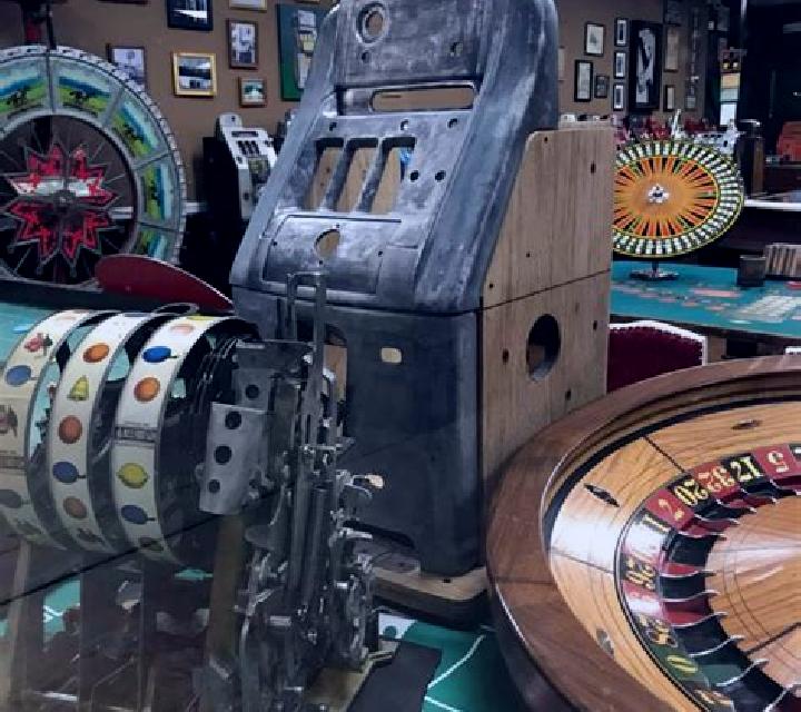 Cinerama slot machine