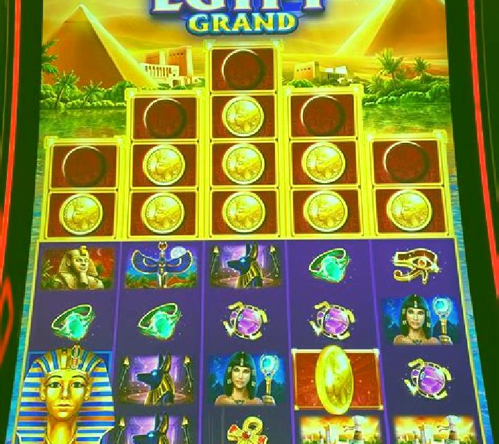 Cleo Queen of Egypt slot machine