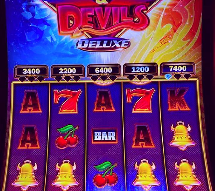 Cleopatra s Diamonds slot machine