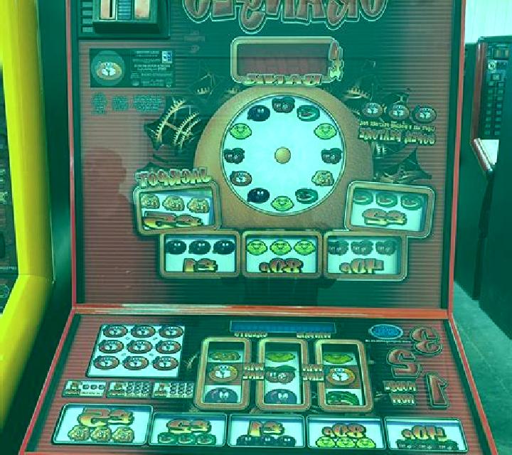 Clockwork Oranges slot machine