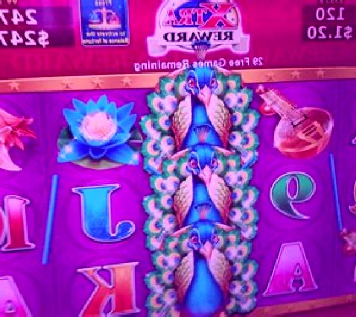 Clover And Peacock slot game