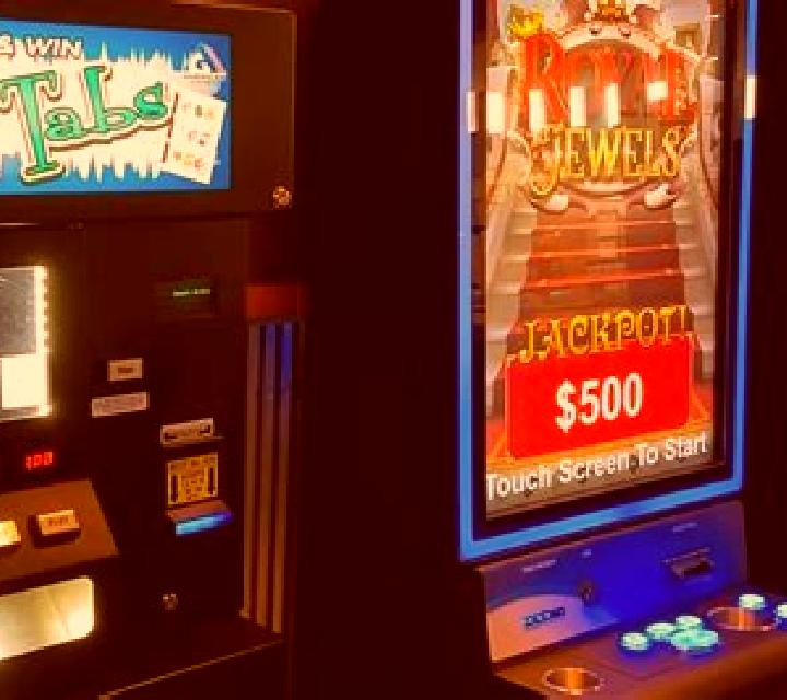 Clover Kingdom (Pull Tabs) online slot