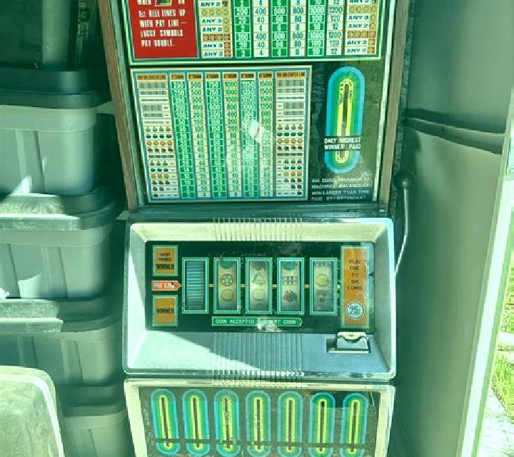 Club Mr. Luck 50 slot machine