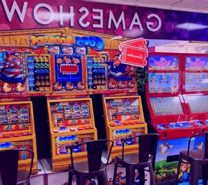 Clucks and Robbers slot machine