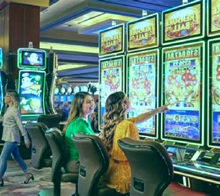 Coronation St Link and Win slot machine