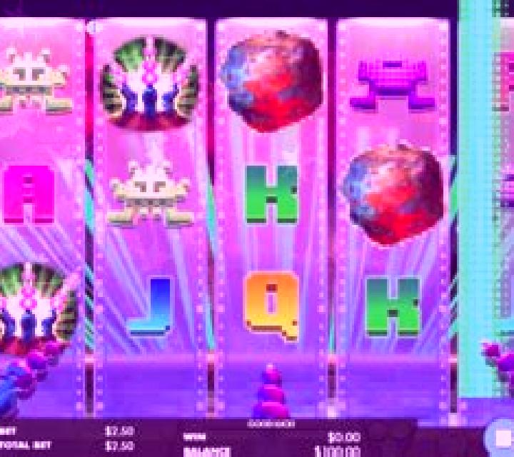 Cosmic Invaders slot machine