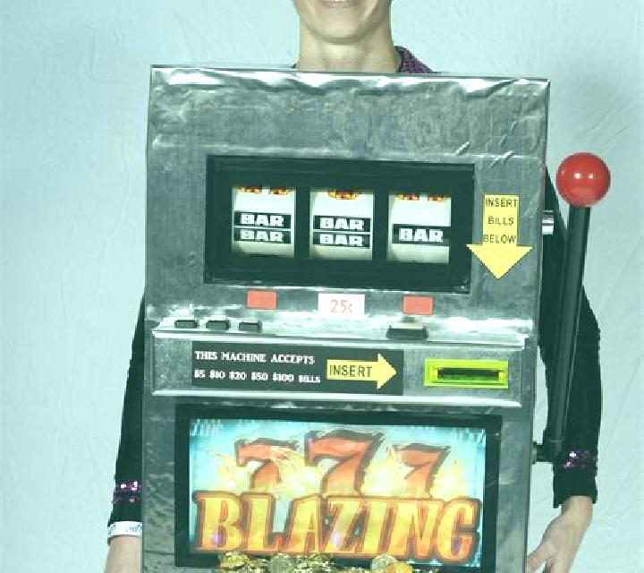 Costume Party slot machine