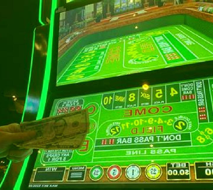 Craps (Urgent Games) slot machine