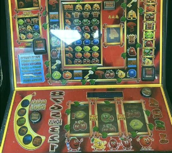 Crazy Fruits Dice slot game