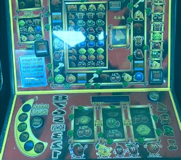 Crazy Fruits Street slot game