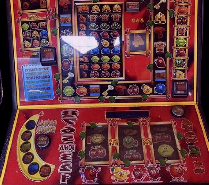 Crazy Fruits Street slot machine