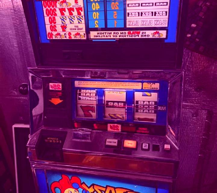 Crazy Granny slot machine