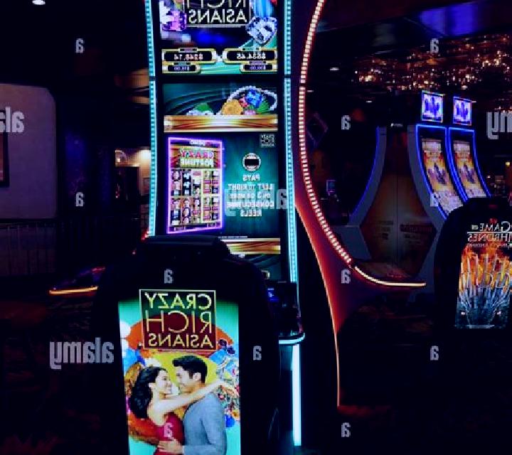 Crazy Rich Year slot machine