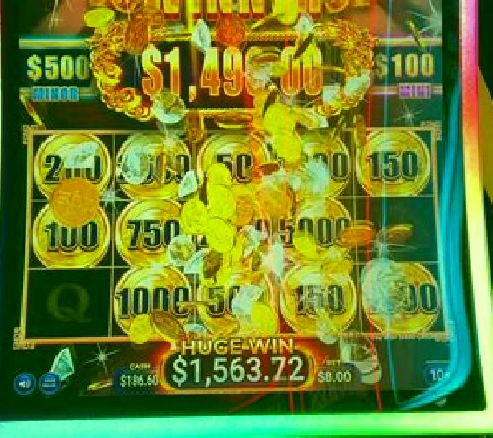 Crime Cash slot machine