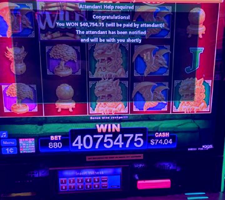 Crown Deluxe 2x slot machine