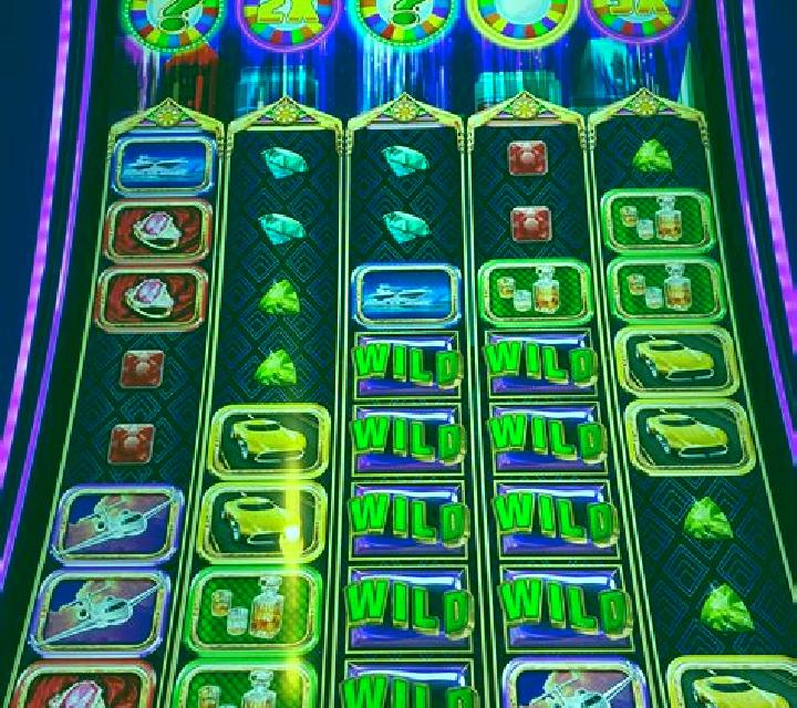 Crown Gems Hi Roller slot machine