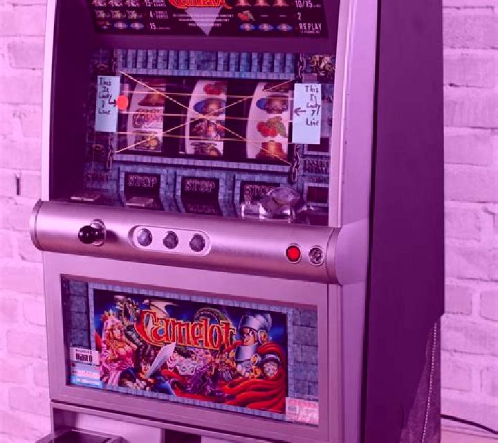 Crown of Camelot slot machine