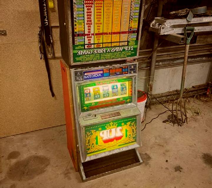 Crown Swap slot machine
