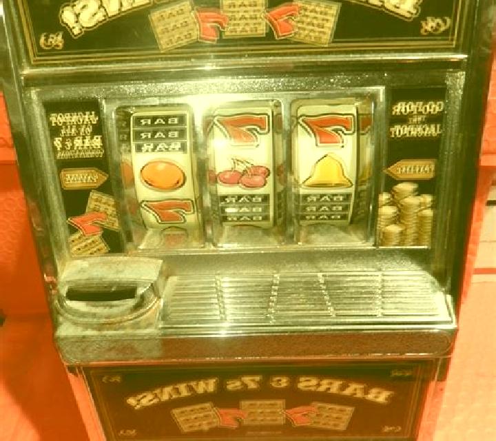 Crown Triumph 7s slot