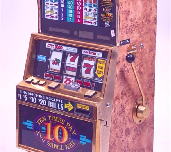 Crypto Crown 10 slot machine