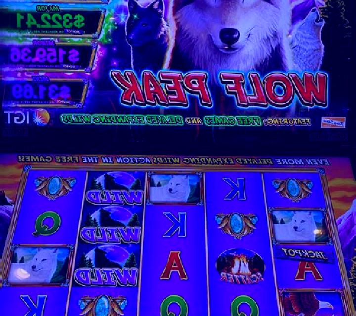 Crystal Peak slot machine