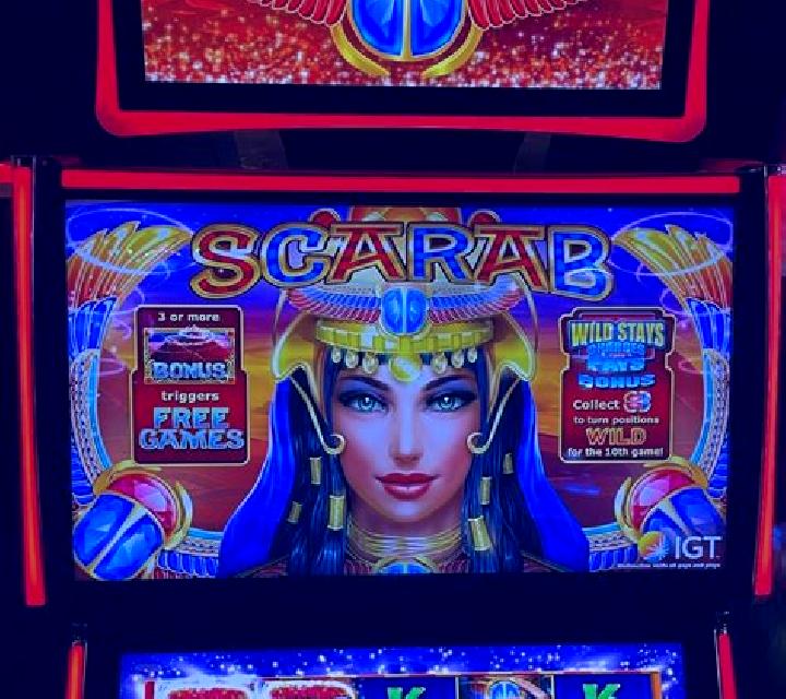 Crystal Scarabs slot machine