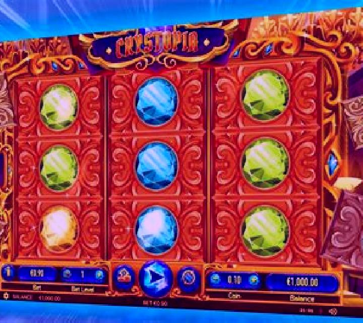 Crystopia slot machine
