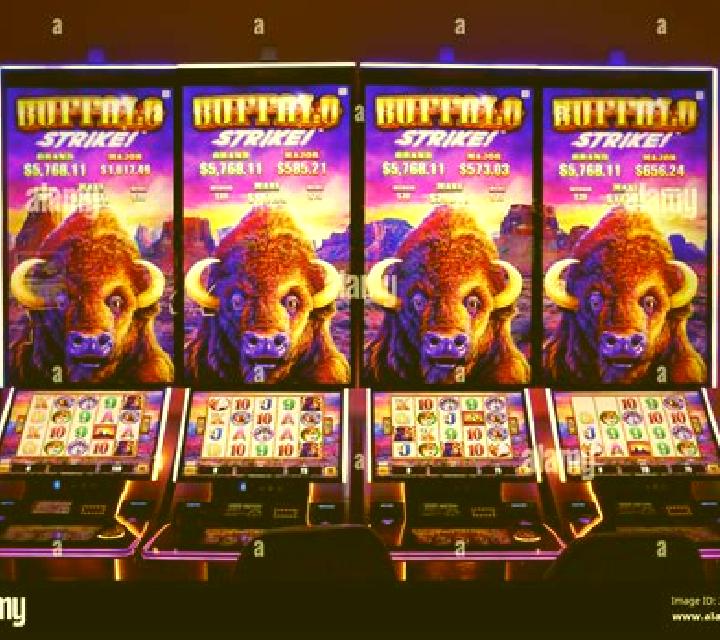 Cupids Strike slot machine