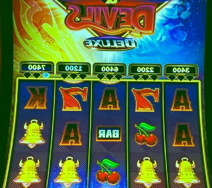 Cursed Deluxe slot machine