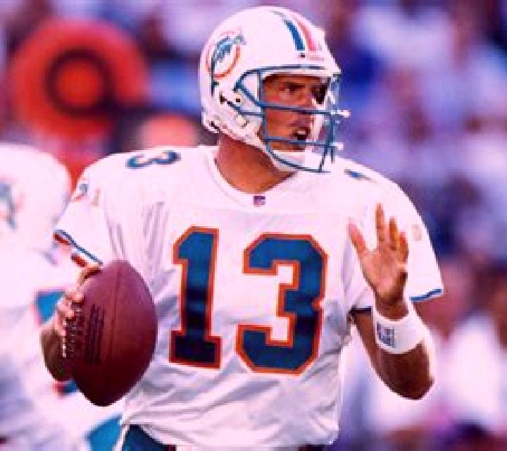 Dan Marino Perfect Pass slot game