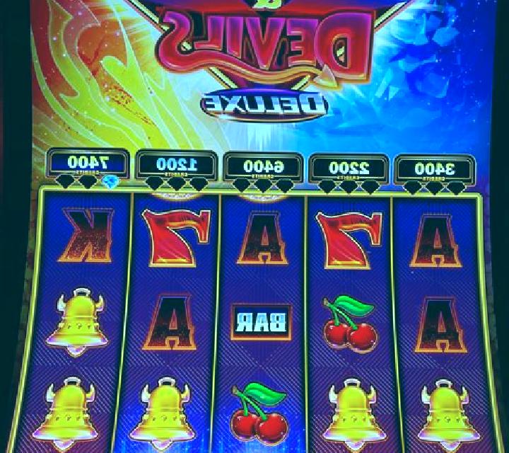 Dawn of Diamonds slot machine