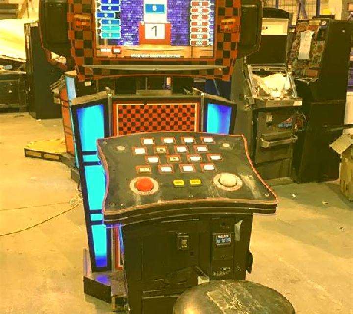 Deal or No Deal: What’s in Your Box Scratchcard slot machine