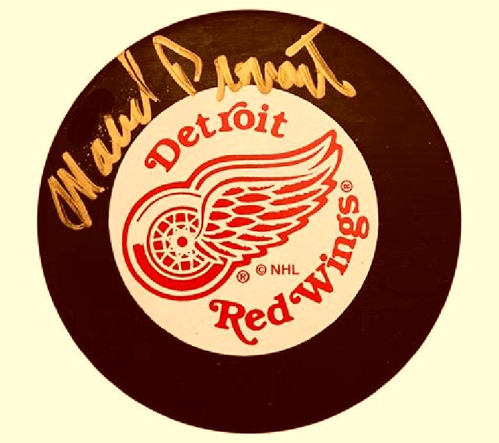Detroit Red Wings Ultimate Puck LuckyTap slot game