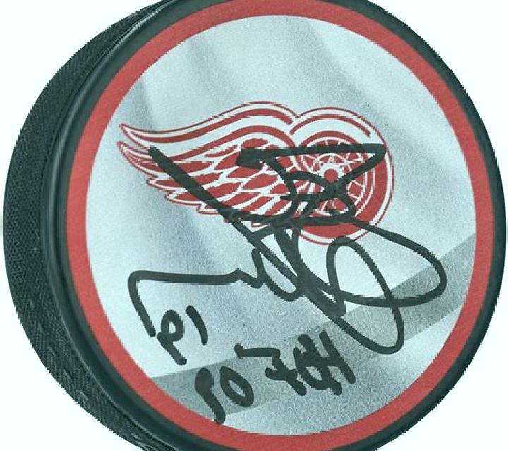 Detroit Red Wings Ultimate Puck LuckyTap slot machine