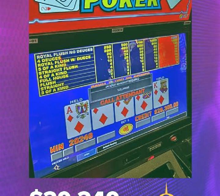Deuces and Joker 4 Hand Poker slot